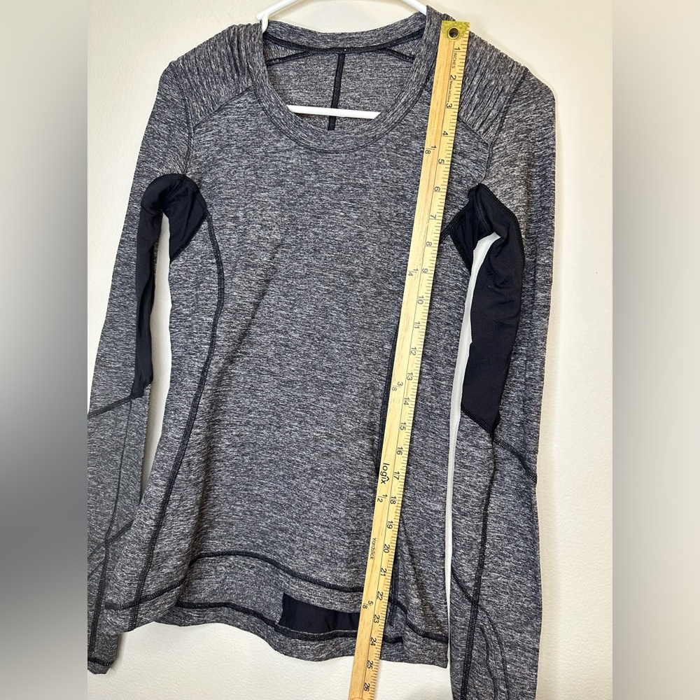 Lululemon Star Runner Women Activewear Top 4 Gray Zipped Pocket Long Sleeve Tee - Picture 3 of 6